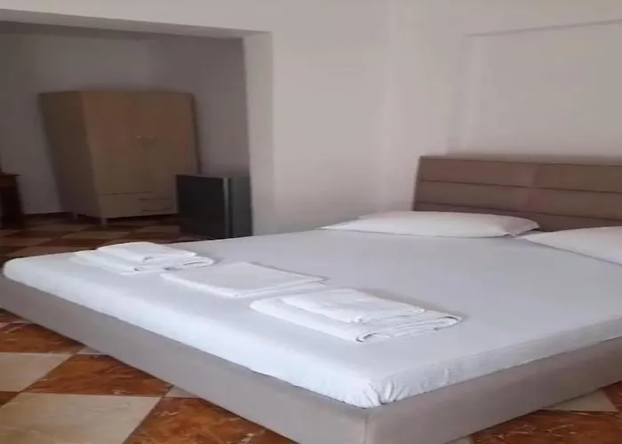 Hotel Ylli I Detit Jal
